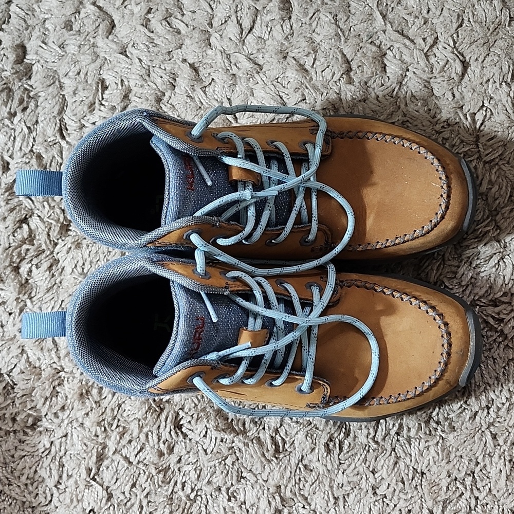 Stylish Tan and Blue Women's Shoes